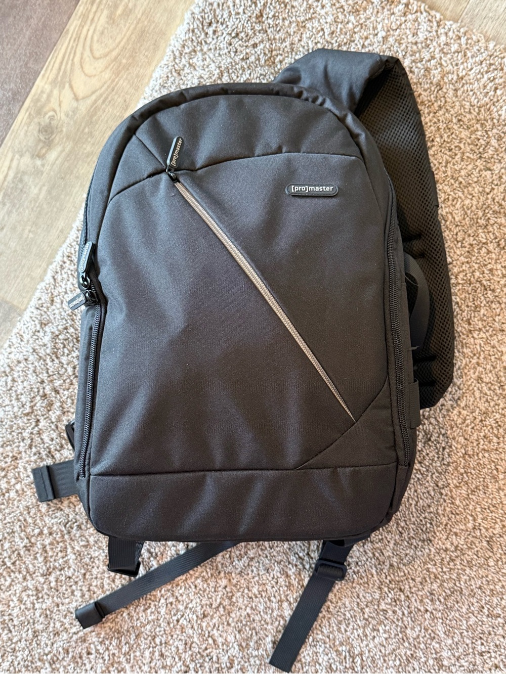 ProMaster‎ Impulse camera sling bag- black